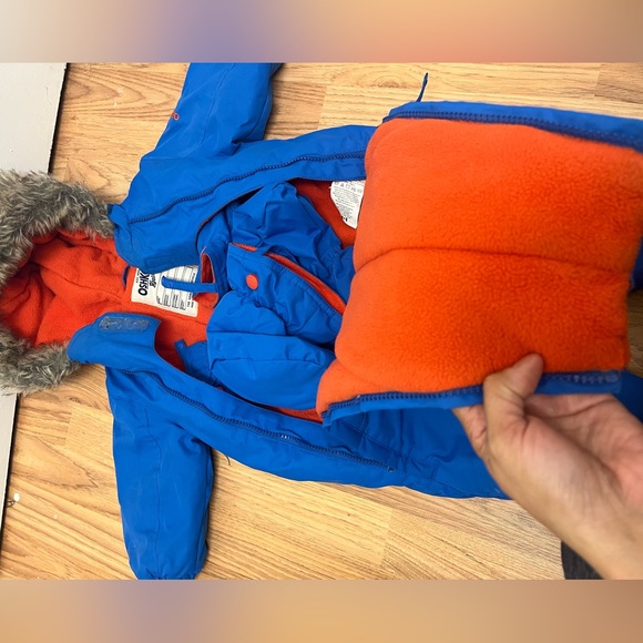 Unisex Oshkosh snow suit with attachable mittens and shoes. Very warm - Picture 10 of 10